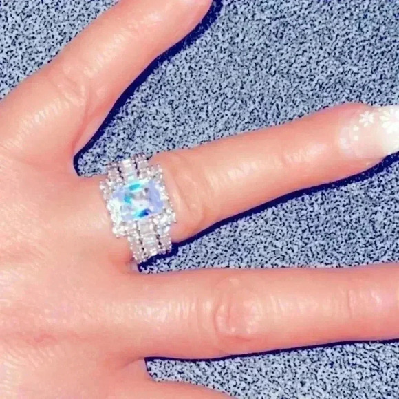 Gorgeous 14k Gold Over Silver Diamond Ring 3 Piece Set - Picture 3 of 4